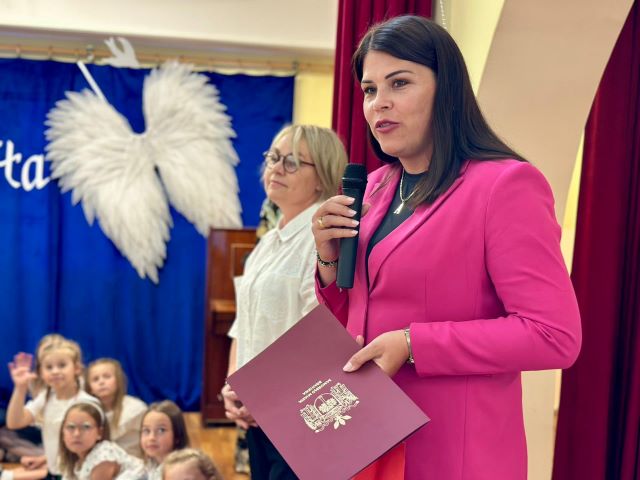 Pani dyrektor cuw zakonczenie roku