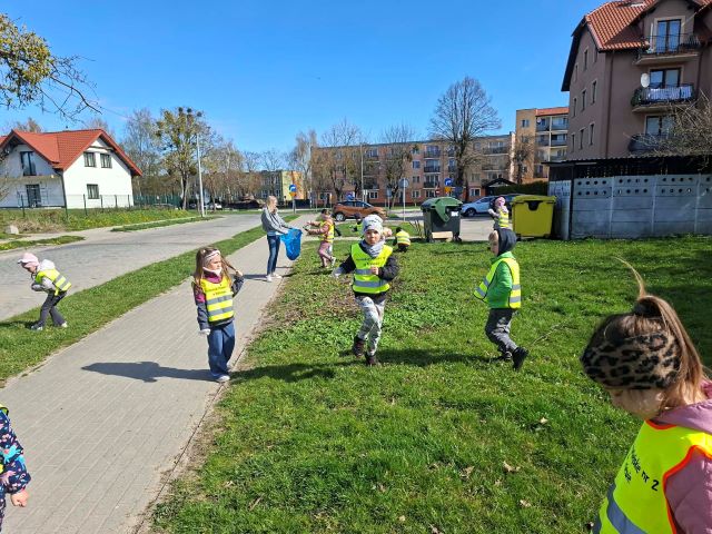 bratki na sprzataniu ziemi