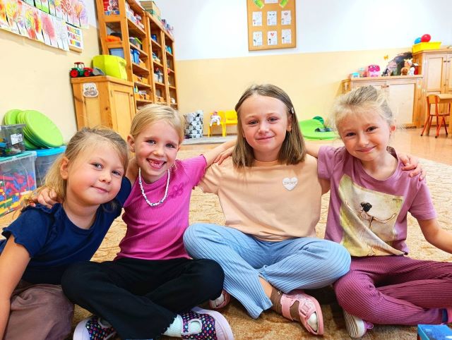 dziewczynki tulipanki dzien dziewczynek