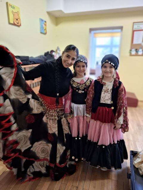 dziewczynki z cyganka