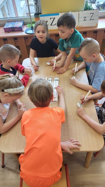 koniczynki szykuja kamienie