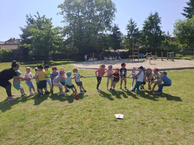 przeciaganie liny maki