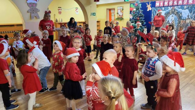 wspolne tance i zabawy maluchow